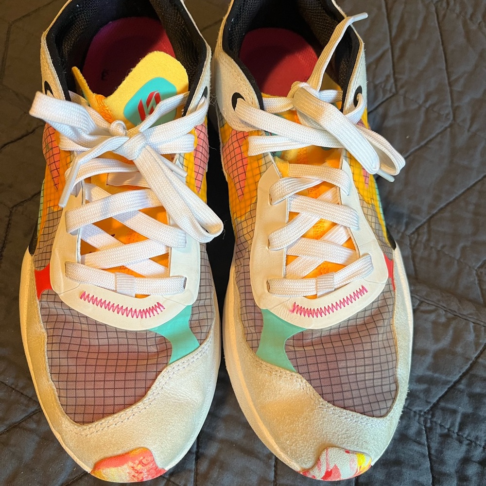 Jordan’s With Cool Color Way Euc - image 1